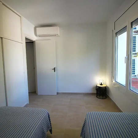 Ferienhaus V. Fane Esq - Casa Con Jardin Y Vista Mar En Acabada De Reformar - Es-228-10 Llança